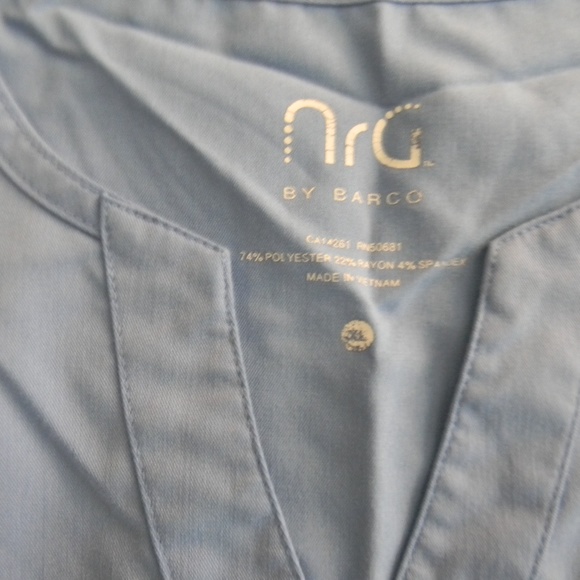 NRG Size XL Ceil Blue Scrub top - Picture 3 of 4